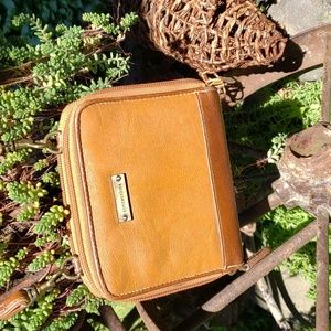 CONNECTIONS Crossbody, Wallet, Beltbag. Brown/Tan leather EUC